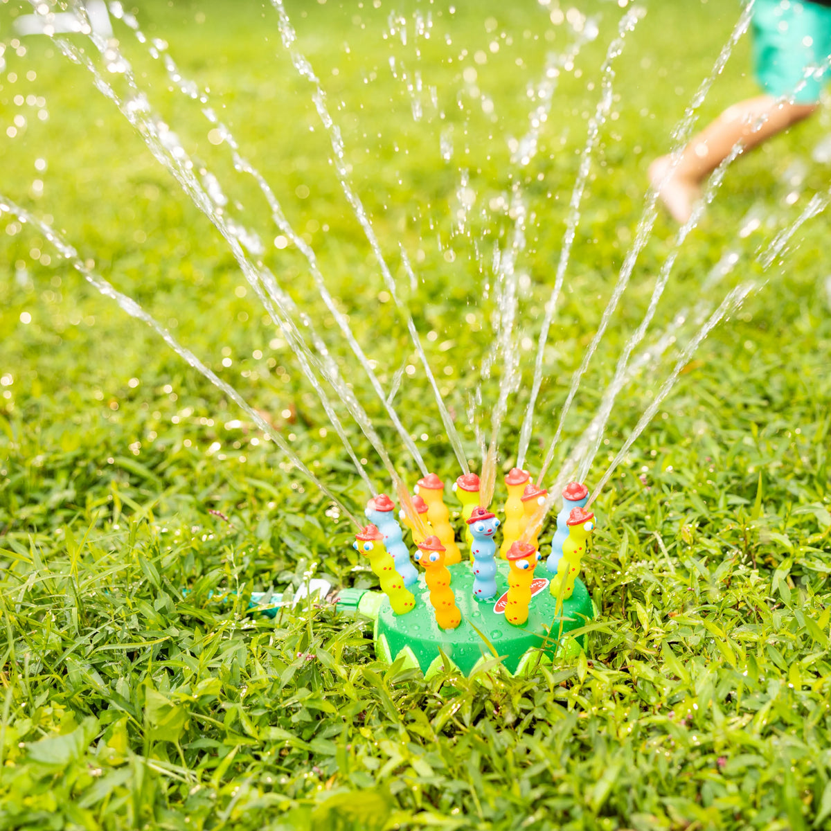 Outdoor Sprinkler Toy with Hose Attachment J16481