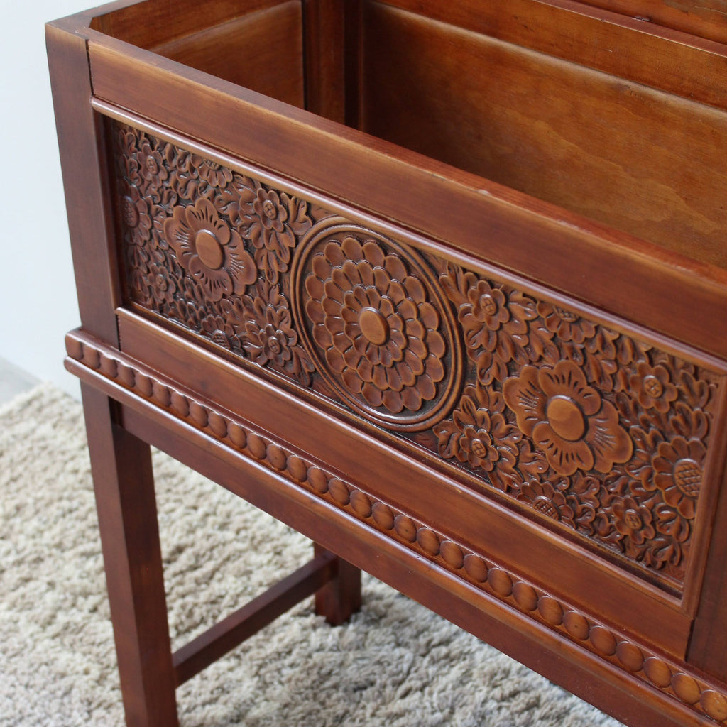 Windsor Carved Wood Trunk on Stand B1524