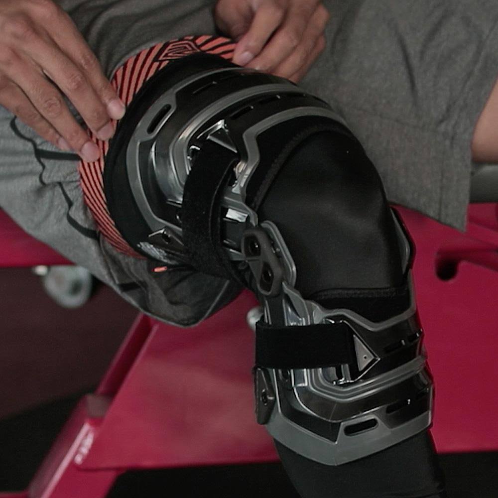 Black Left Large Knee Brace P7692