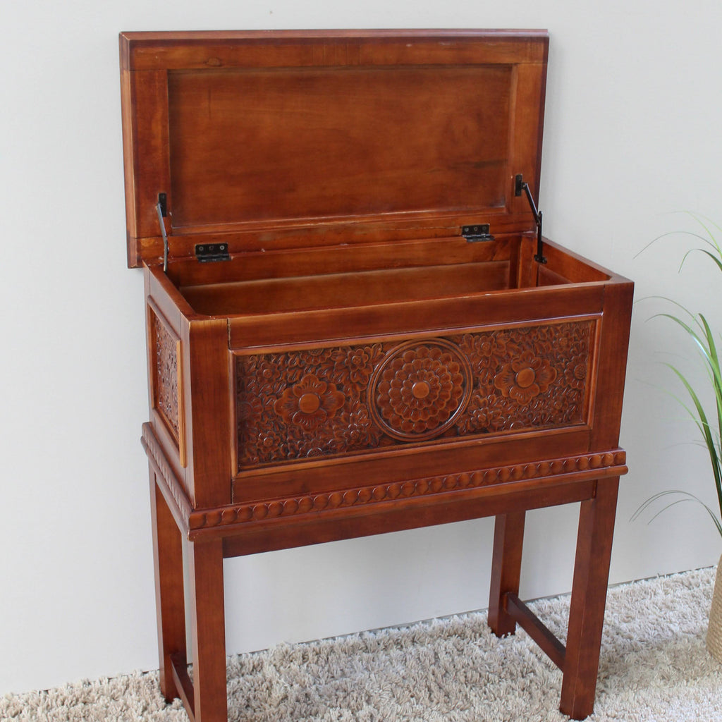 Windsor Carved Wood Trunk on Stand B1524
