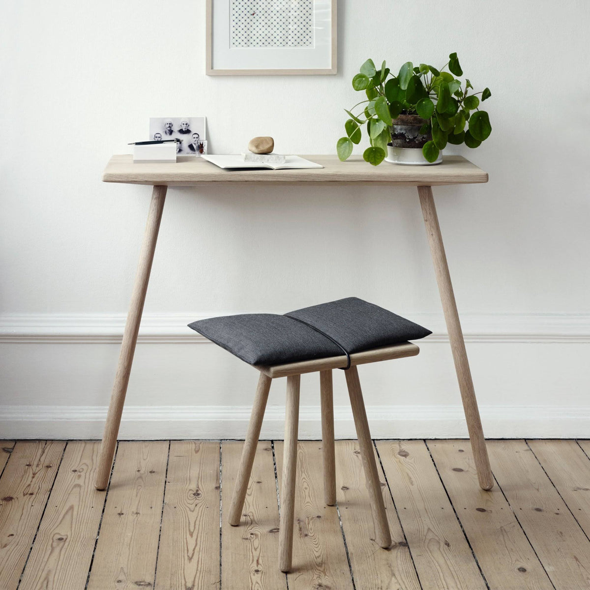 Oak Stool Q632