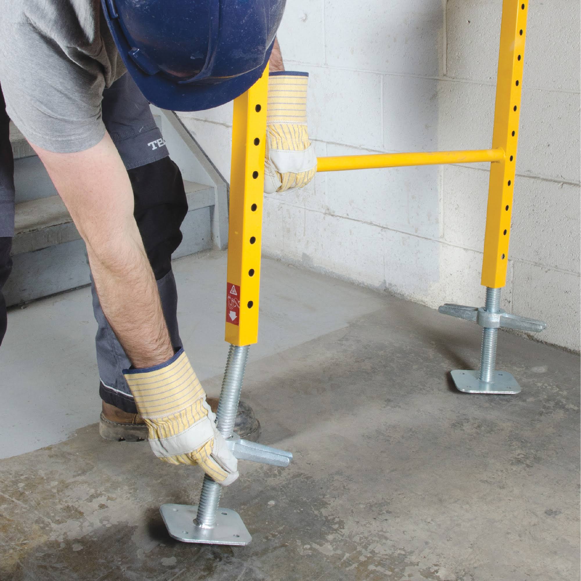 Adjustable Leveling Jacks 4-Pack E63109