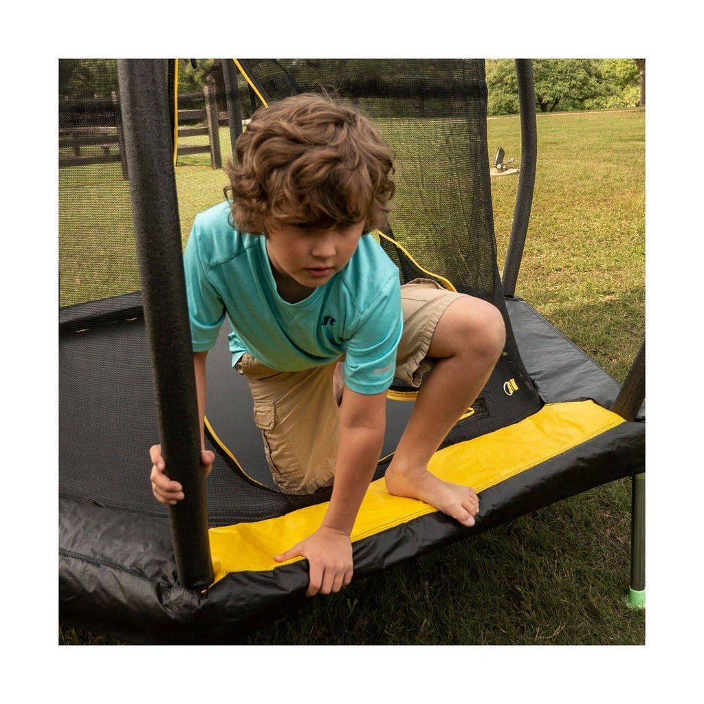 Hexagon 7.5& Trampoline with Toss Ball Game O6735