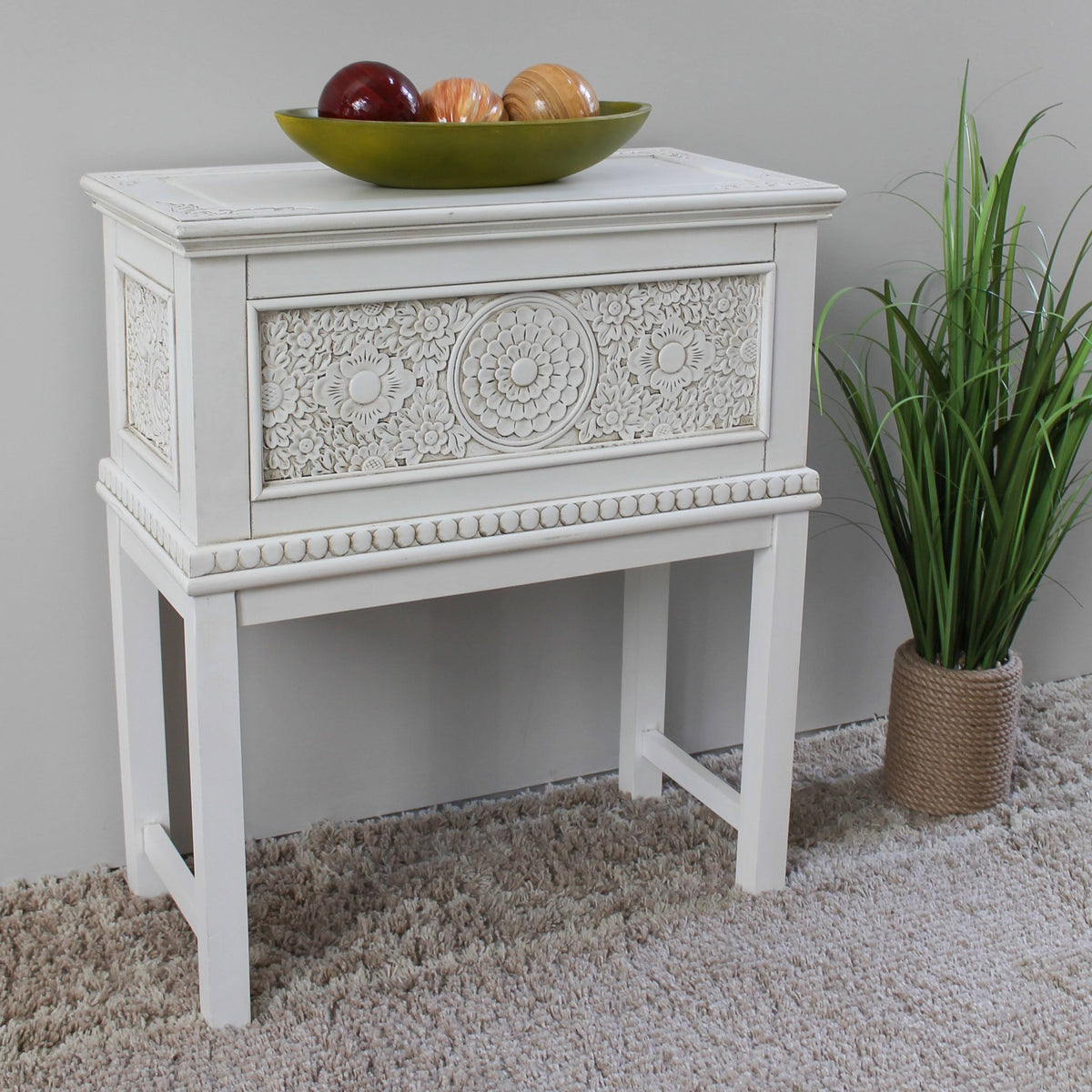 Windsor Carved Wood Trunk on Stand B1524